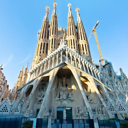 Centric Sagrada Familia Apartments Barcelona Bagian luar foto