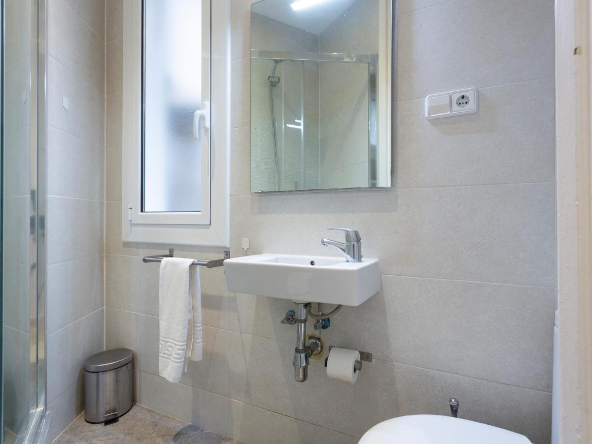 Centric Sagrada Familia Apartments Barcelona Bagian luar foto